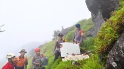 Warga Temukan Jenazah Diduga Korban Jatuhnya ATR 42-500 di Gunung Bulusaraung