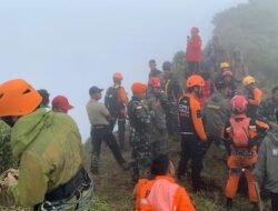 Evakuasi Korban Pesawat ATR 42-500 di Gunung Bulusaraung Terkendala Cuaca dan Medan Ekstrem