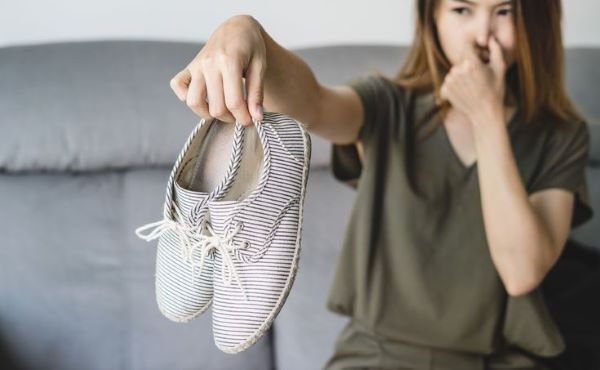 Tips Merawat Sepatu di Musim Hujan agar Tetap Awet dan Aman bagi Kesehatan Kaki